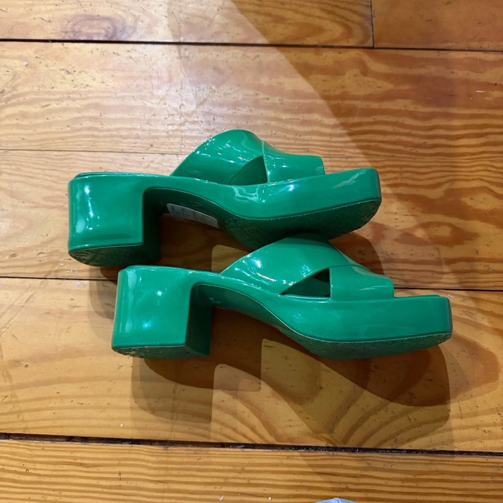 Jeffrey Campbell Green Patent Crisscross Mule Sandals - Picture 5 of 7